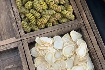 西洋参和铁皮石斛泡水