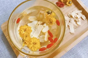 西洋参和枸杞菊花泡水喝