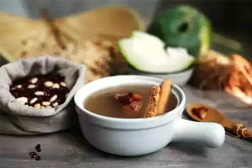 五指毛桃赤小豆土茯苓汤