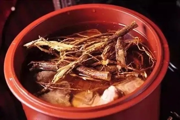 五指毛桃骨头汤