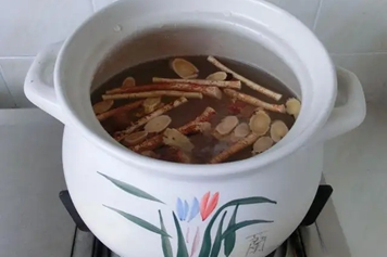 五指毛桃黄芪汤