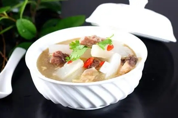 山药和牛肉一起炖