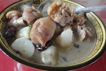 山药炖猪蹄