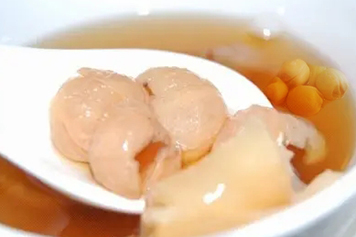 鱼胶加莲子炖