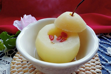 雪梨枸杞冰糖煮水