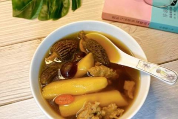 羊肚菌山药排骨汤
