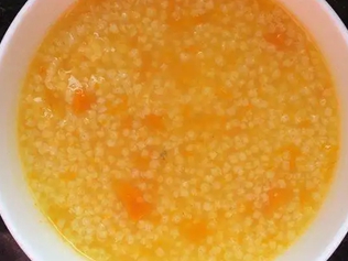 南瓜和小米煮粥