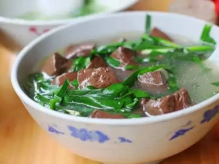 牛红韭菜汤