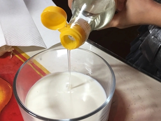牛奶加白醋