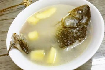 苹果煲鲩鱼尾汤