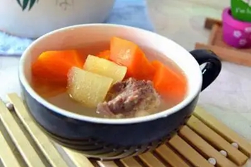 排骨苹果红萝卜汤