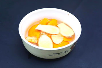 生姜和桔子一起煮