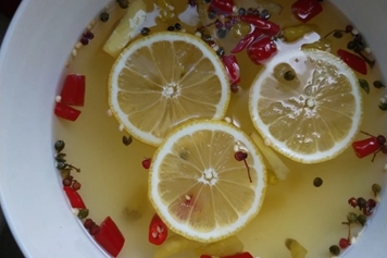 生姜柠檬花椒水