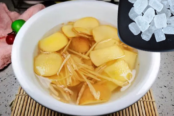 生姜苹果白醋冰糖煮水