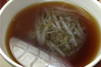 香菜根加红糖煮水