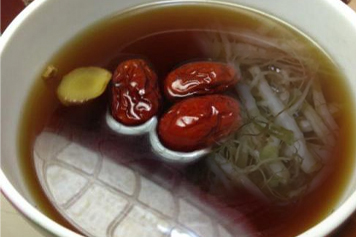 香菜根生姜红枣红糖同用