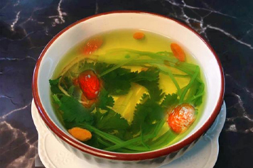 香菜加枸杞加红枣煮水