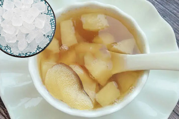 苹果和生姜冰糖煮水喝
