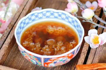银耳红糖水