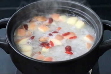 银耳和苹果一起煮