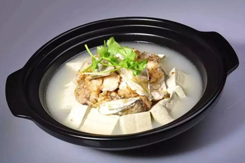 鱼炖豆腐