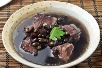猪骨黑豆汤