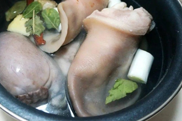 响铃草炖猪耳