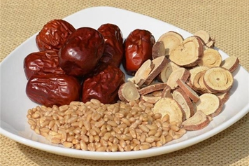 小麦红枣煮水