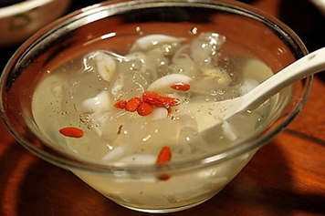 银耳和枸杞一起煮