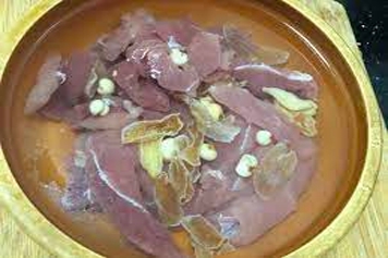 川贝百合炖瘦肉