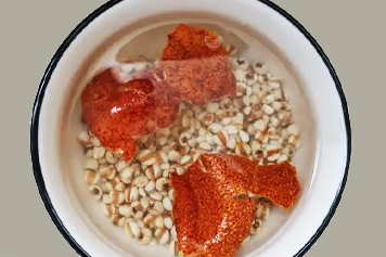 炒薏米陈皮泡水
