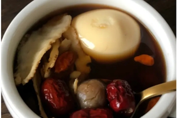当归红枣桂圆鸡蛋红糖水