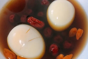红枣枸杞鸡蛋煮水喝