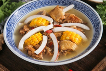 玉米炖鸡汤
