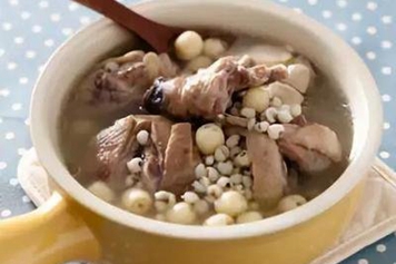 薏米煲鸡汤