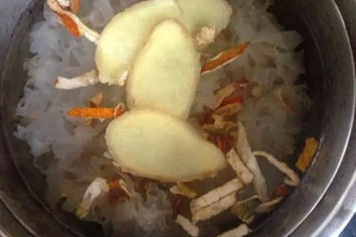 银耳加陈皮煮