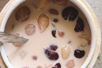 鱼胶牛奶炖红枣