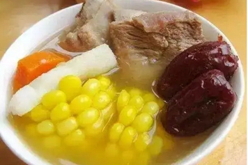 玉米红枣排骨汤