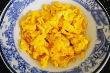 芝麻油炒鸡蛋