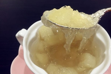 燕窝炖梨子