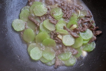 莴笋炒牛肉