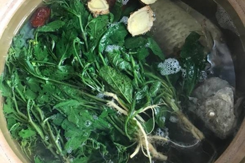 野葛菜鲫鱼汤