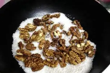 盐炒核桃