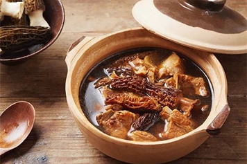 羊肚菌排骨汤