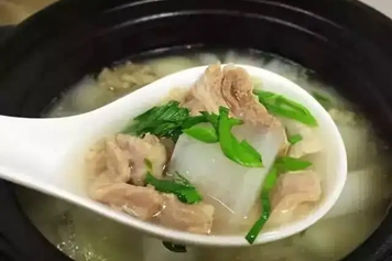 白萝卜和艾草一起