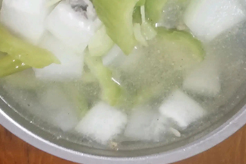 白萝卜苦瓜汤