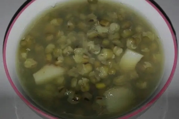白萝卜与绿豆煮水