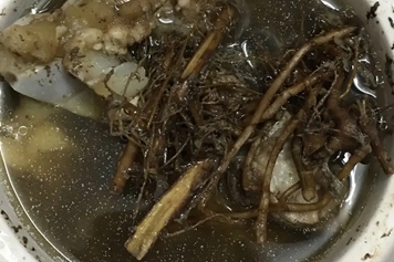 艾草根煲猪肚