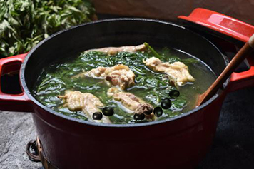 艾叶黑豆煲鸡汤