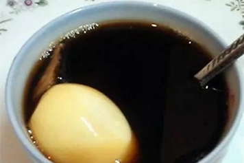 艾叶红糖水煮鸡蛋